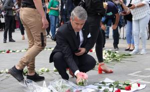 Obilježena još jedna tužna godišnjica u Prijedoru: Ruže sa imenima ubijenih